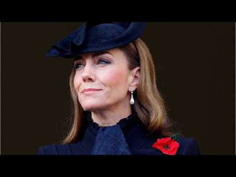 Silent honor: The royals remember fallen heroes