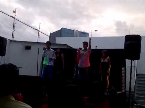 Sebastian cantando Morena mia.wmv