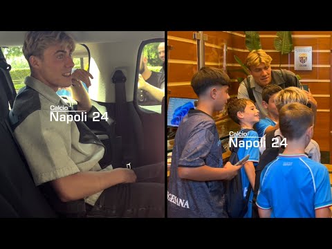 HOJLUND, medical completed: watch what he does with the young NAPOLI fans 🥹💙