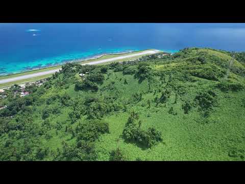 Vídeo drone (aéreo) do Monte Tonachau em Weno (Moen) encontrado na lagoa Chuuk, estado de Chuuk