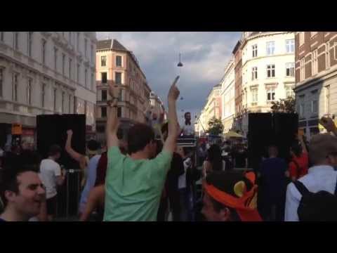 Sivesgaard @ Distortion 2013 - playing Notize & Runge bootleg