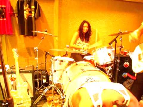 RED ELVISES - "CLOSET DISCO DANCER"