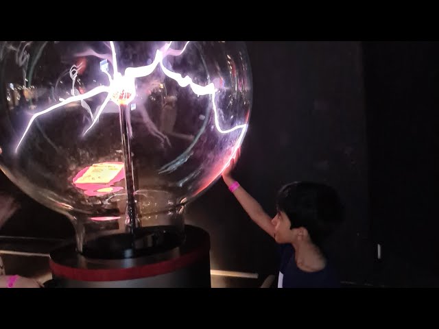 Vídeo relacionado con Science Museum Energy Stick - Convierte tu Cuerpo en un Conductor de Electricidad
