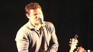 Live In The Vineyard: Nick Lachey - Live Performance of &quot;What&#39;s Left of Me&quot;