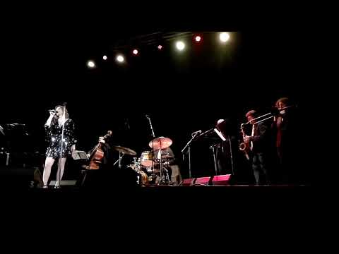 Monia Angeli e Aldemaro Jazz Orchestra in Yesterday