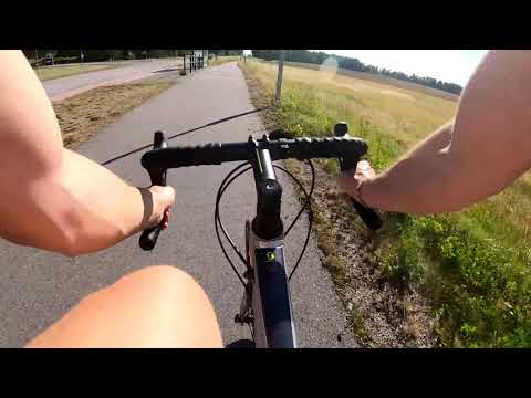 Linköping till Vikingstad på cykel en solig dag