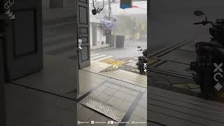 Download lagu Berasa Dijepret Alam! Niat Hati Ingin Video Hujan Badai, Malah Dapat Kejutan dari Langit mp3 Download lagu Berasa Dijepret Alam! Niat Hati Ingin Video Hujan Badai, Malah Dapat Kejutan dari Langit mp3