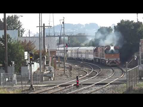 NR31-NR30=6AT8 Great Southern departs Goulburn 25-1-2020