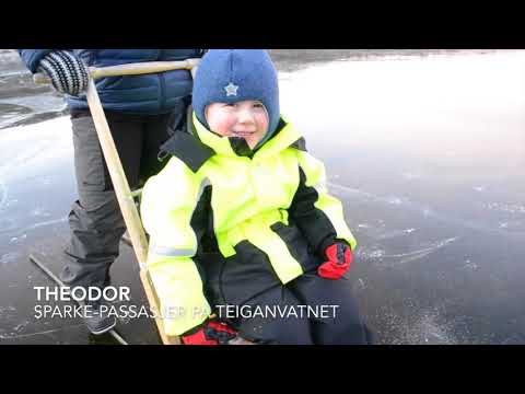 Vindu gjennom isen på Teiganvatnet