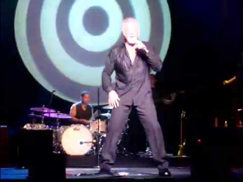 TOM JONES MIAMI_2009 SEX BOMB