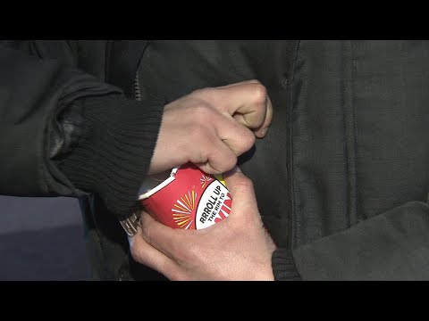 商業報告。蒂姆-霍頓的 "捲起邊緣 "比賽將有變化 (Business Report: Changes coming to Tim Hortons' Roll Up the Rim contest)