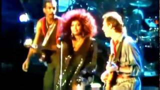(HD) Chaka Khan vs. Whitney Houston: Sweet Thing