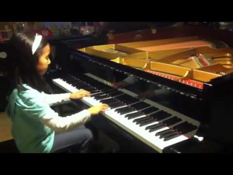 Trinity Chang play Bach invention no 1