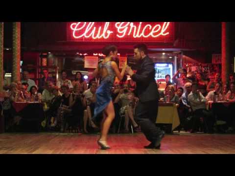  Jonathan Saavedra  and  Clarisa Aragon  are  dancing  at  Argentina Salon Tango Festival  in  2017
