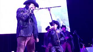 Niño fan cantando con el indio enamorado zerapio Grupo Laberinto 2019