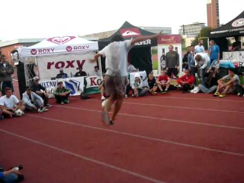 Andrew vs. MichRyc - Battle for 3rd place / World Freestyle Football Championship 2011