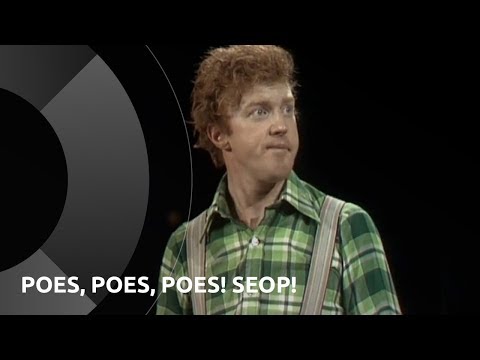 Sketch: André van Duin als dwarse leering: "Poes, poes, poes! SEOP!" |  André van Duin 50 jaar