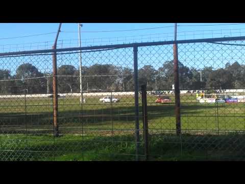 Wahgunyah Speedway Production Sedans Heat 1B (8 June 2014)