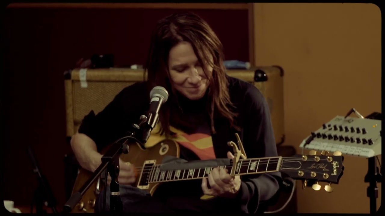 Kim Deal - Summerland (Live from Greenwich Village) - YouTube