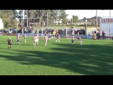 Fútbol LRF / San Martín (Carhué) 2 - Peñarol (Pigüé) 0