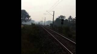 preview picture of video 'LHB PURUSHOTTAM EXPRESS 12801'