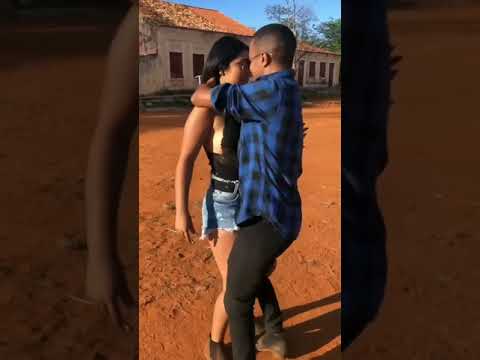 Casal Dançando Volta Rapariga (VITINHO IMPERADOR)