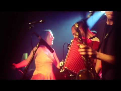 Helemese - Helemese - Bagr (Official live video 2016)