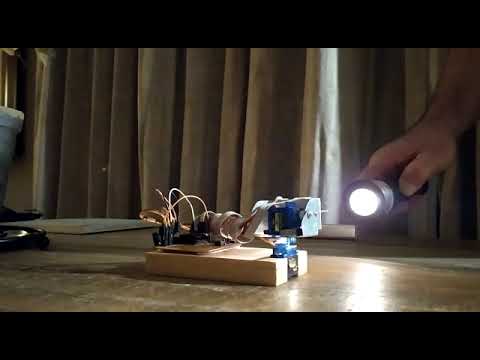 Attiny24 light tracker