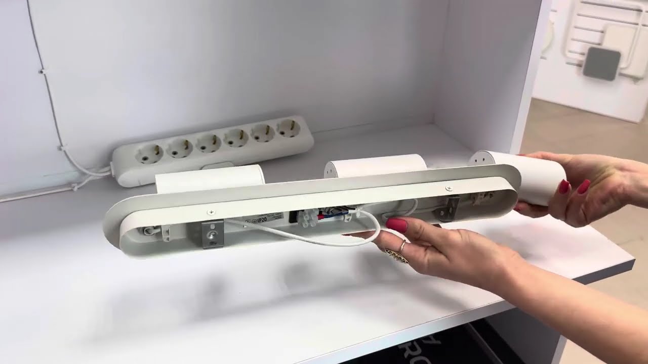 Накладний поворотний світильник FERON ML311-3 білий 40105