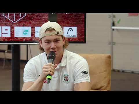 Winterarena mit EC Bregenzerwald und Skibergsteiger Daniel Zugg