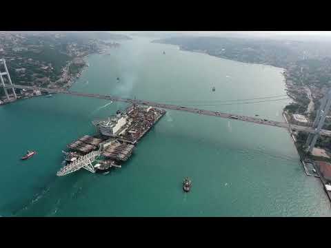 Pioneering Spirit crossing the Bosporus