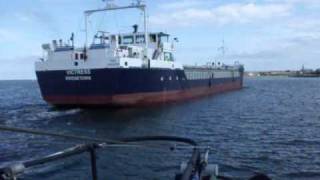 preview picture of video 'Victress IMO:9030498 Berwick upon Tweed 25 Aug 10.wmv'