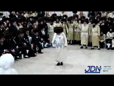 Toldos Aharon Rebbe Dancing Mitzvah Tantz At His Einikel's Wedding - Sivan 5783