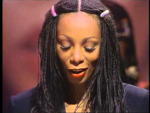 Donna Summer wins favorite soul female - AMA 1980