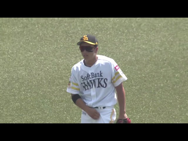 【ファーム】ホークス・桑原秀侍 センター後方の打球に追いつきアウトを奪うナイスプレー!! 2025年7月6日 福岡ソフトバンクホークス 対 中日ドラゴンズ