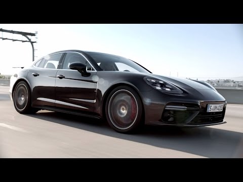 The new Panamera. Courage changes everything.