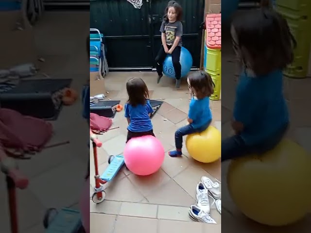 Vídeo relacionado con HUQINXIN Balón de Salto Equilibrado, Pelota Saltarina con Mango,Balón para Saltar, Pelota de Salto de Pogo,con Bomba, para Interior Exterio (Rosa)