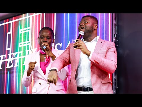 DIEU TU ES FORT ET PUISSANT / TOUS S'ÉCRIE GLOIRE / DES CRIS DE TRIOMPHE - Deborah Y. & ICC MUSIQUE