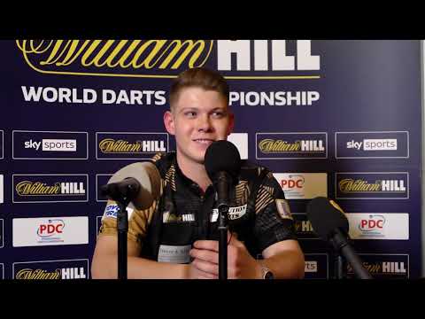 Nico Kurz axes The Hammer. PDC World Championships 2021.