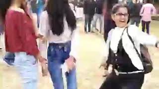 DU girls dance on lolipop lagelu (subscribe please