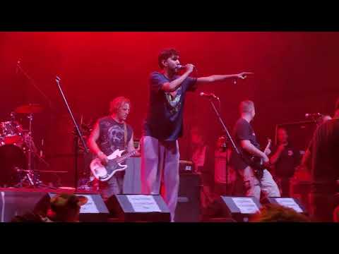 Tom West (Darko) & Pigs Parlament live @PRH 2.2