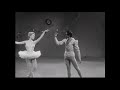 Pour la soirée du 31 décembre 1958, Brigitte Bardot danse avec Michel Renault, Danseur Étoile...