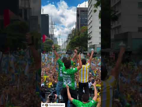 Paulista: Flavio Bolsonaro mobiliza cena política da capital.