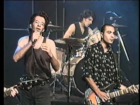 Video thumbnail for Acha’ke Lach Basadot - אחכה לך בשדות