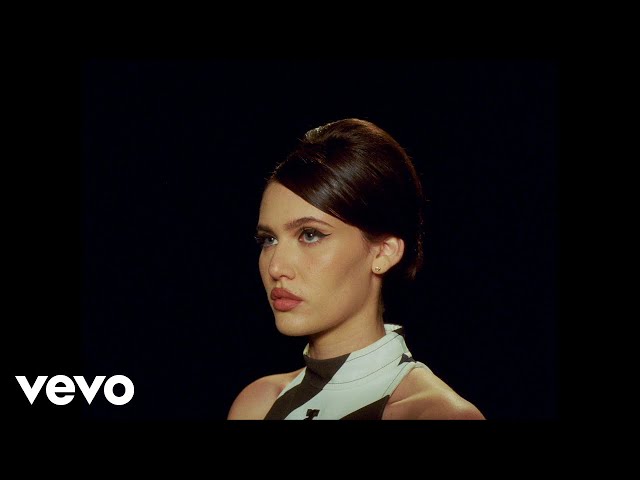Neu: The Visitor von Sienna Spiro ((ansehen)) - POP