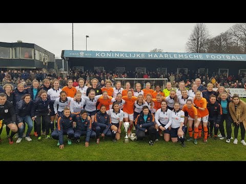 De Nieuwjaarswedstrijden van de ex-internationals en Kon. HFC