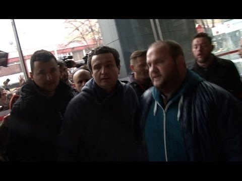 Albin Kurti në selinë e Vetëvendosjes