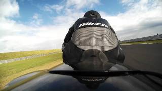 preview picture of video 'Snetterton 300 track day GSXR 600 K7 - 8th August 2011 - Session 5'