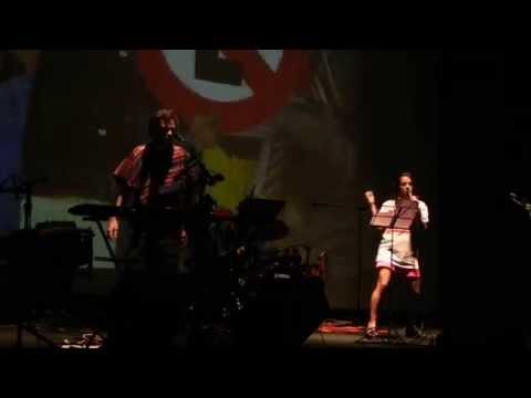 Chancha Vía Circuito ft Sara Hebe en el Malba-Camino de Posguerra