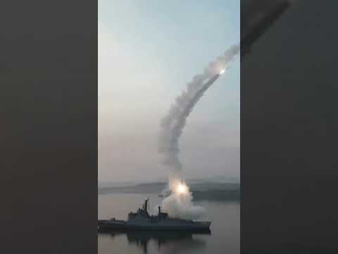 Kim Jong-Un y su hija supervisan prueba de misiles de crucero